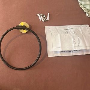 Towel holder wall mounted